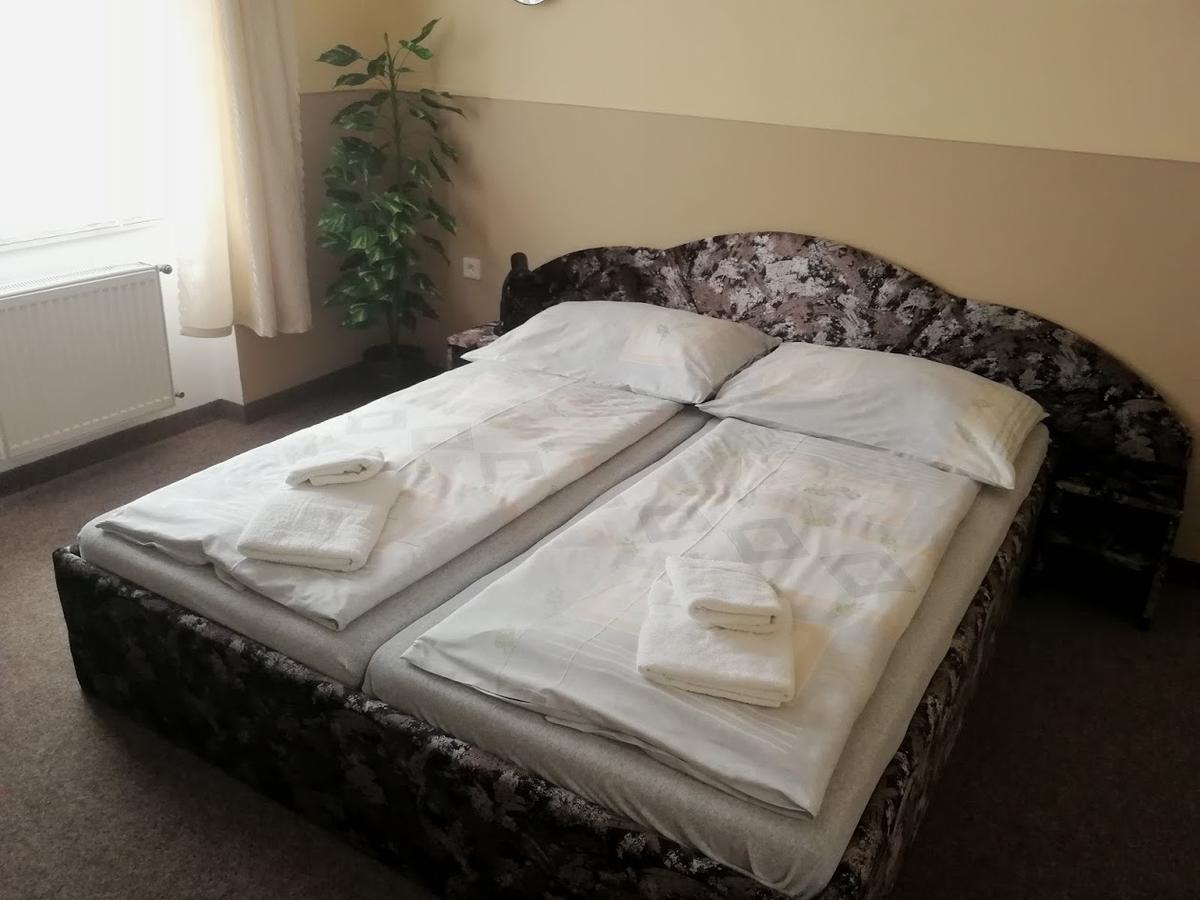 Hotel Wertheim Prag Dış mekan fotoğraf