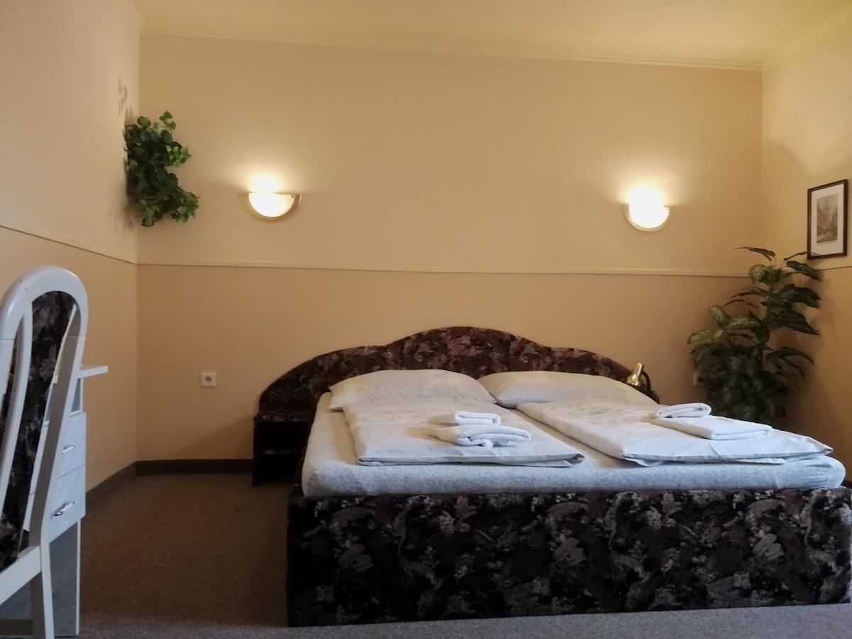 Hotel Wertheim Prag Dış mekan fotoğraf
